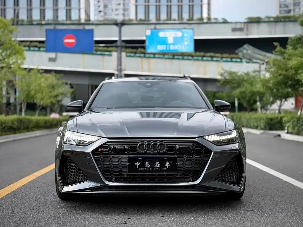 AUDI RS 6