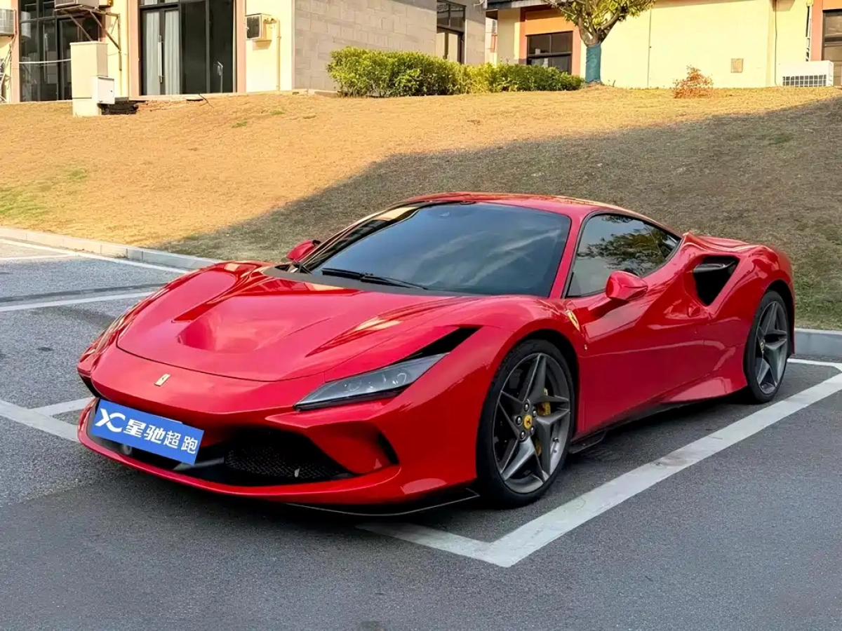 FERRARI F8