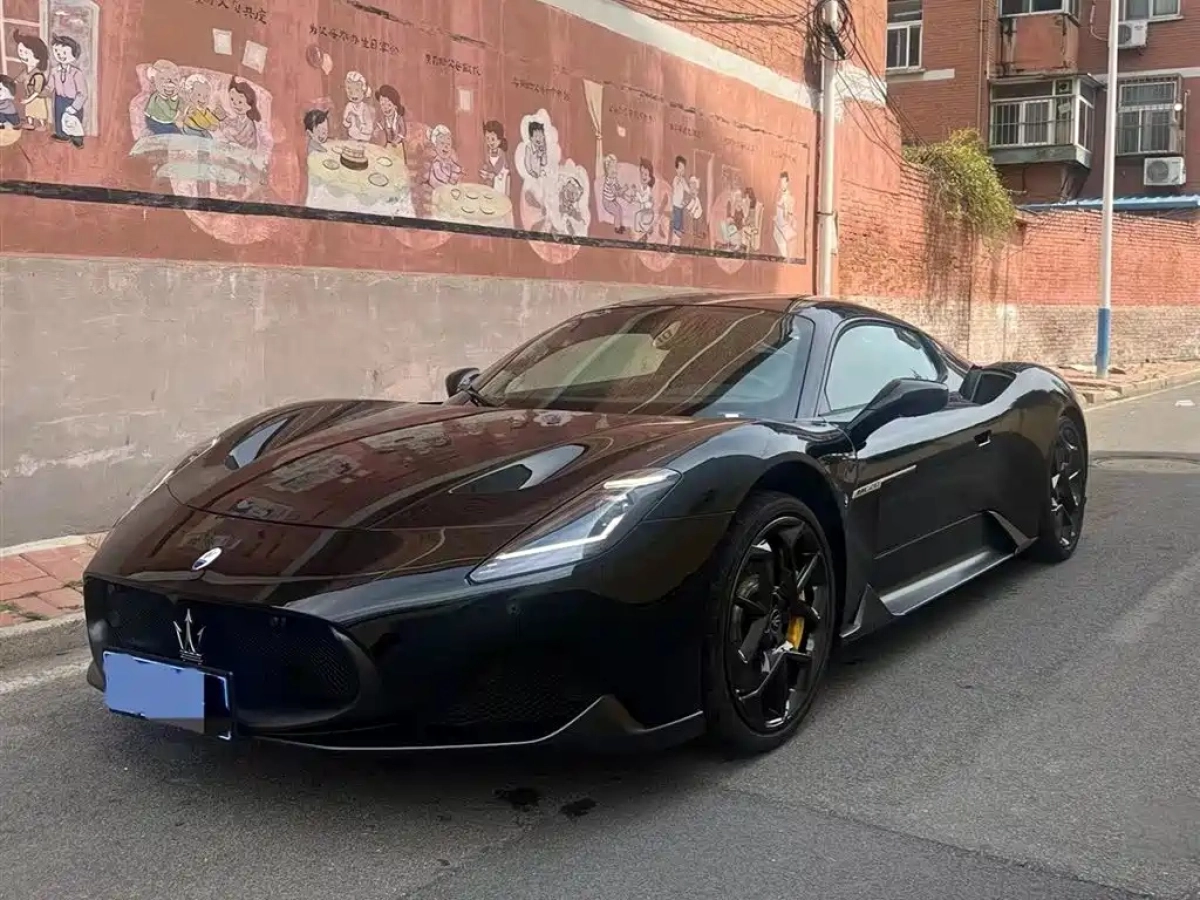 MASERATI MC20  2023