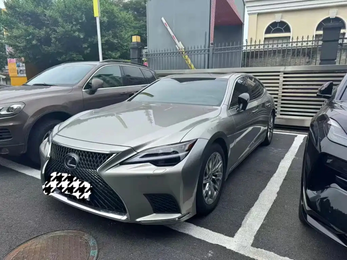 LEXUS LS  2020