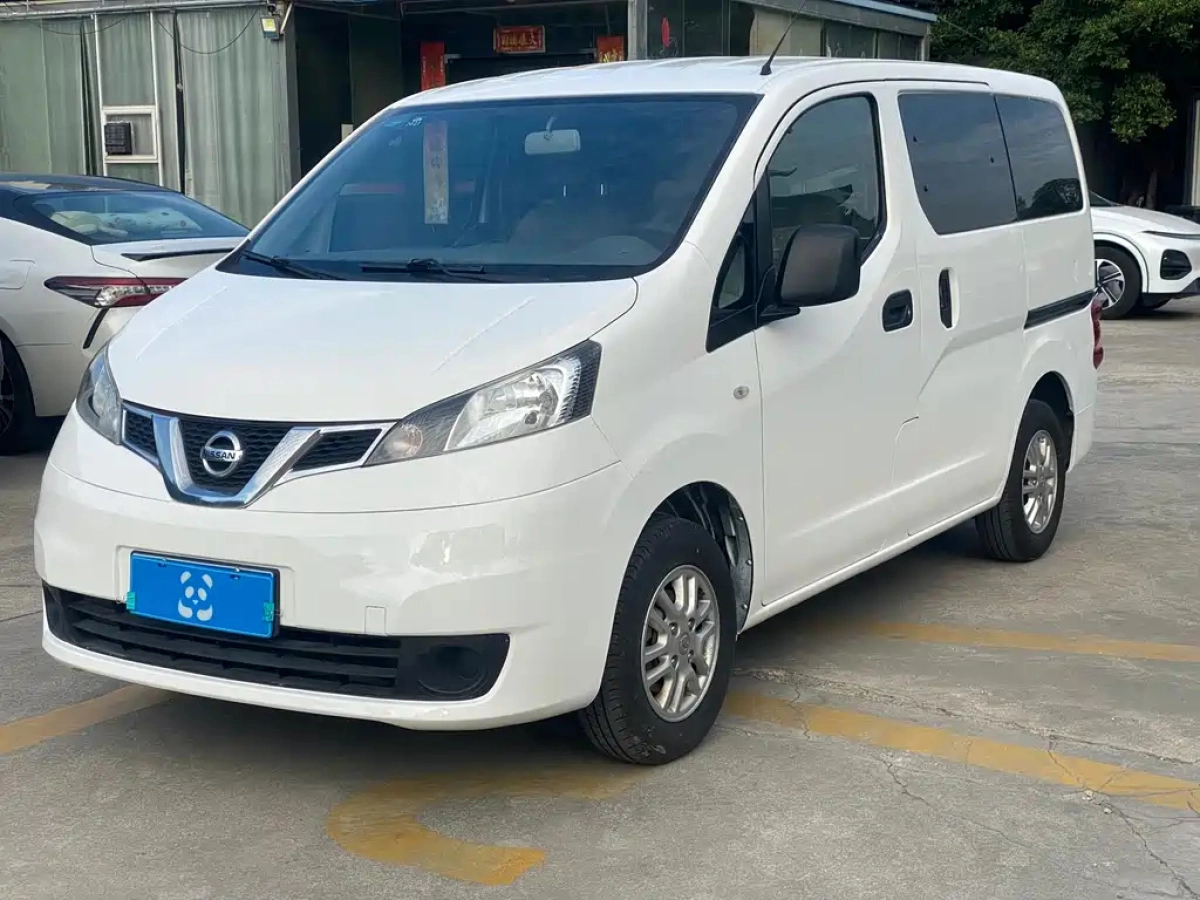 NISSAN NV200  2019