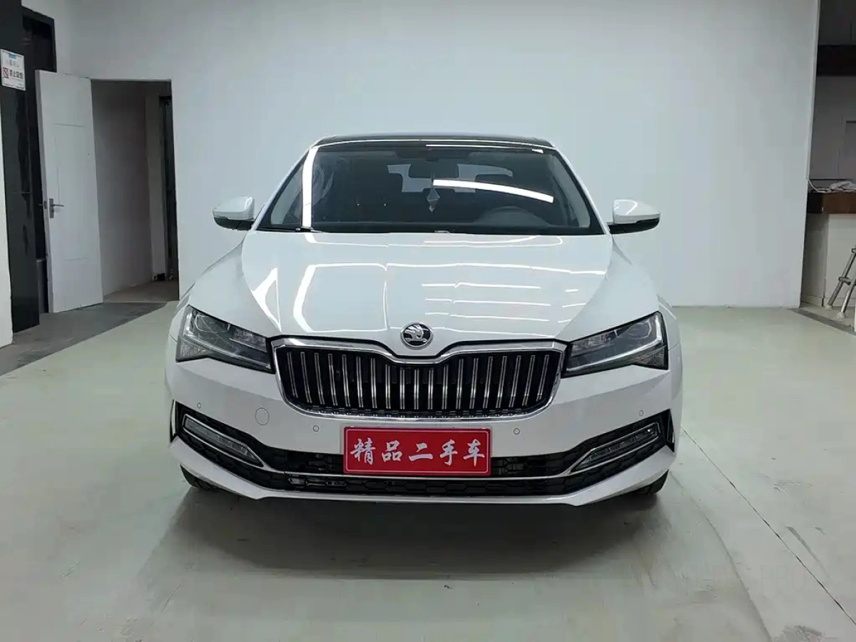 SKODA SUPERB