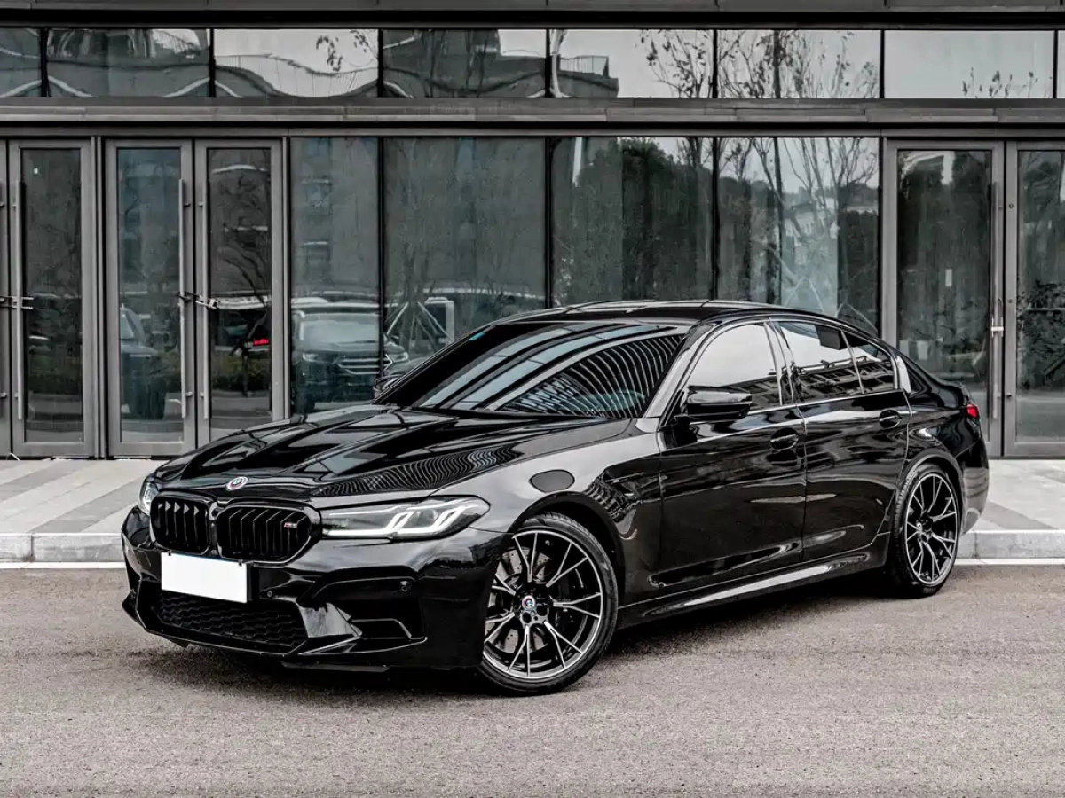 BMW M5  2022