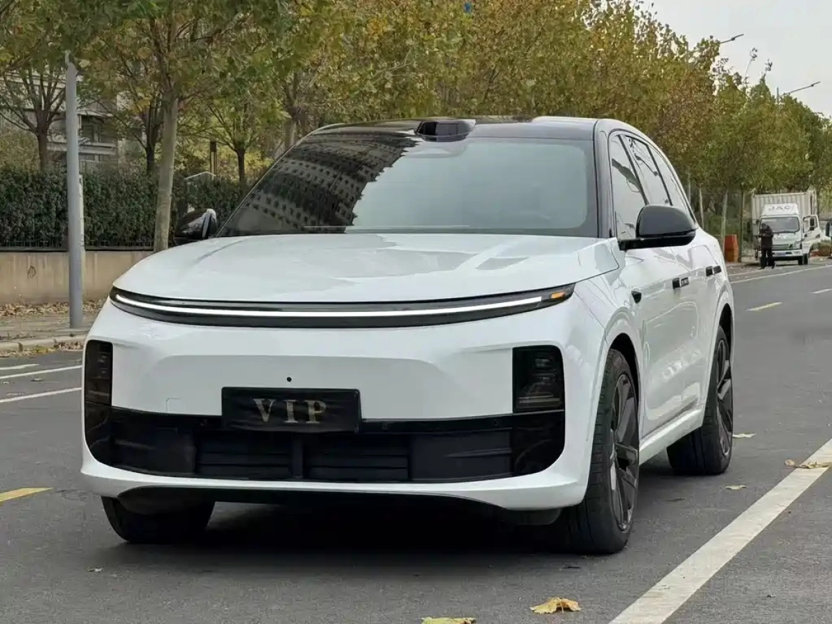 LI AUTO L6  2024