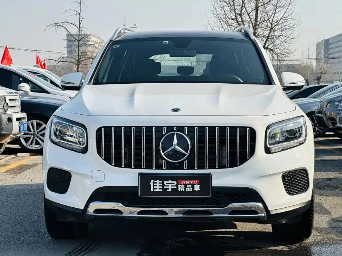 MERCEDES-BENZ GLB