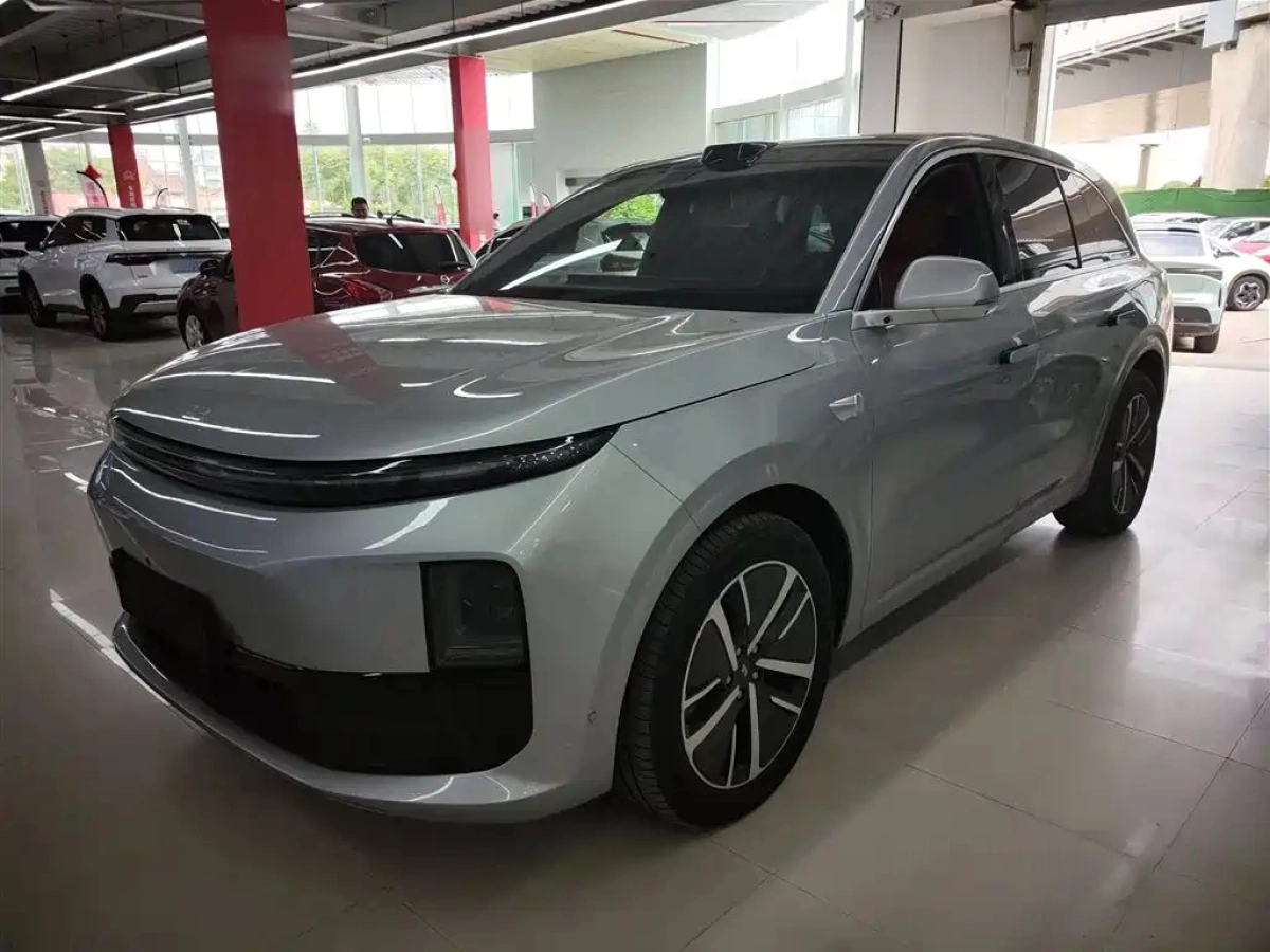 LI AUTO L6  2024