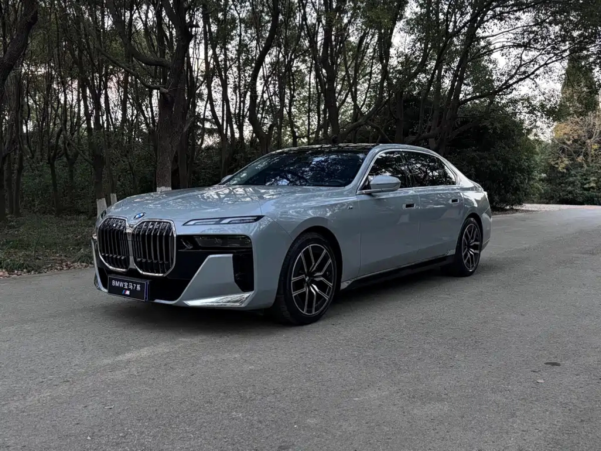 BMW 7-SERIES  2024