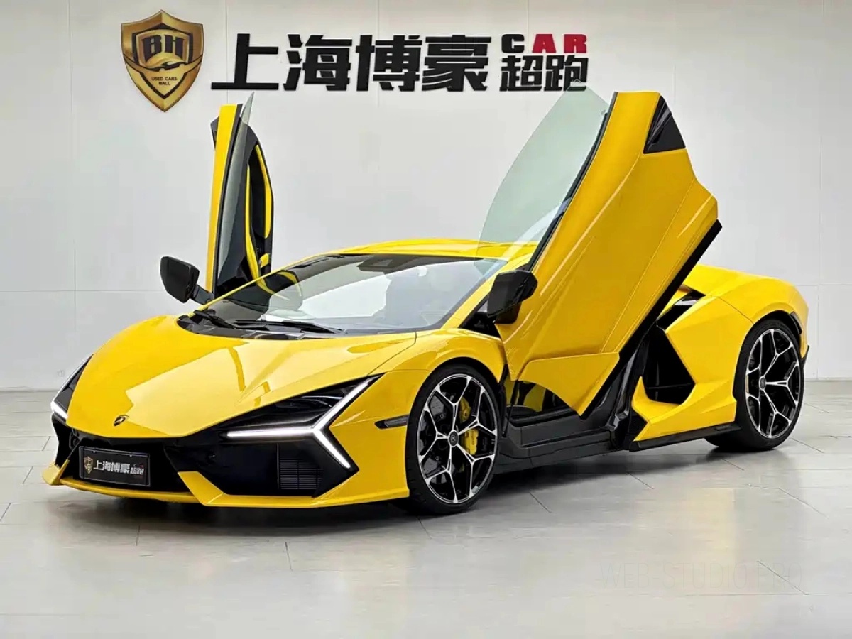LAMBORGHINI REVUELTO  2025