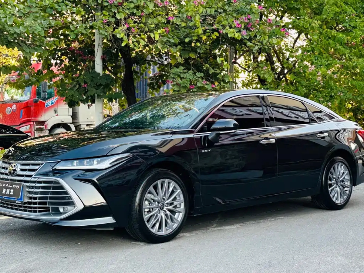 TOYOTA AVALON  2025