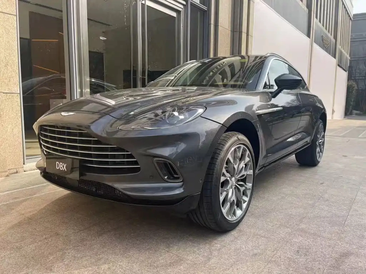 ASTON MARTIN DBX  2025