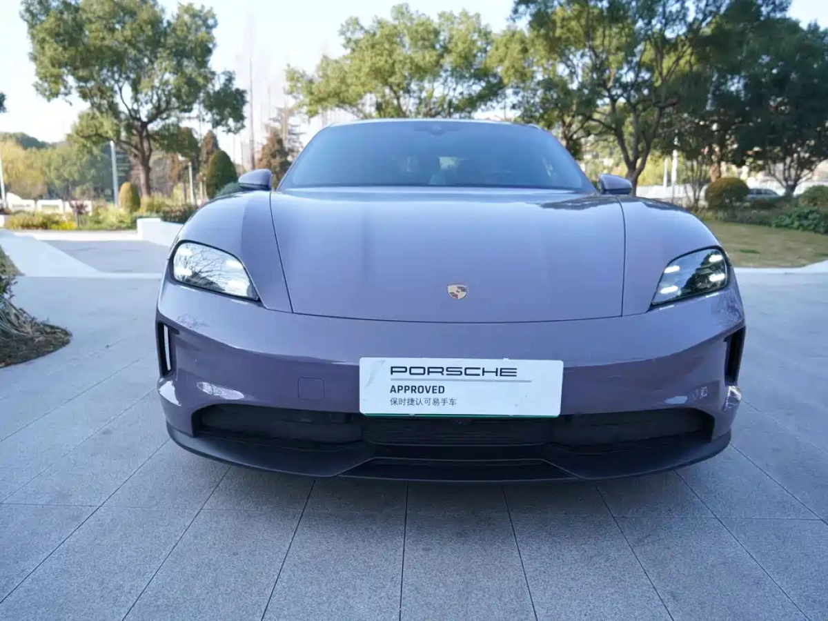 PORSCHE TAYCAN