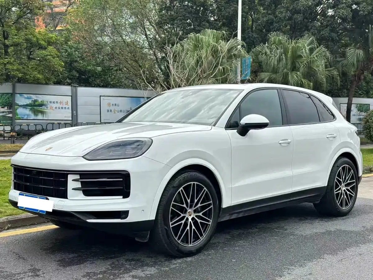 PORSCHE CAYENNE  2025