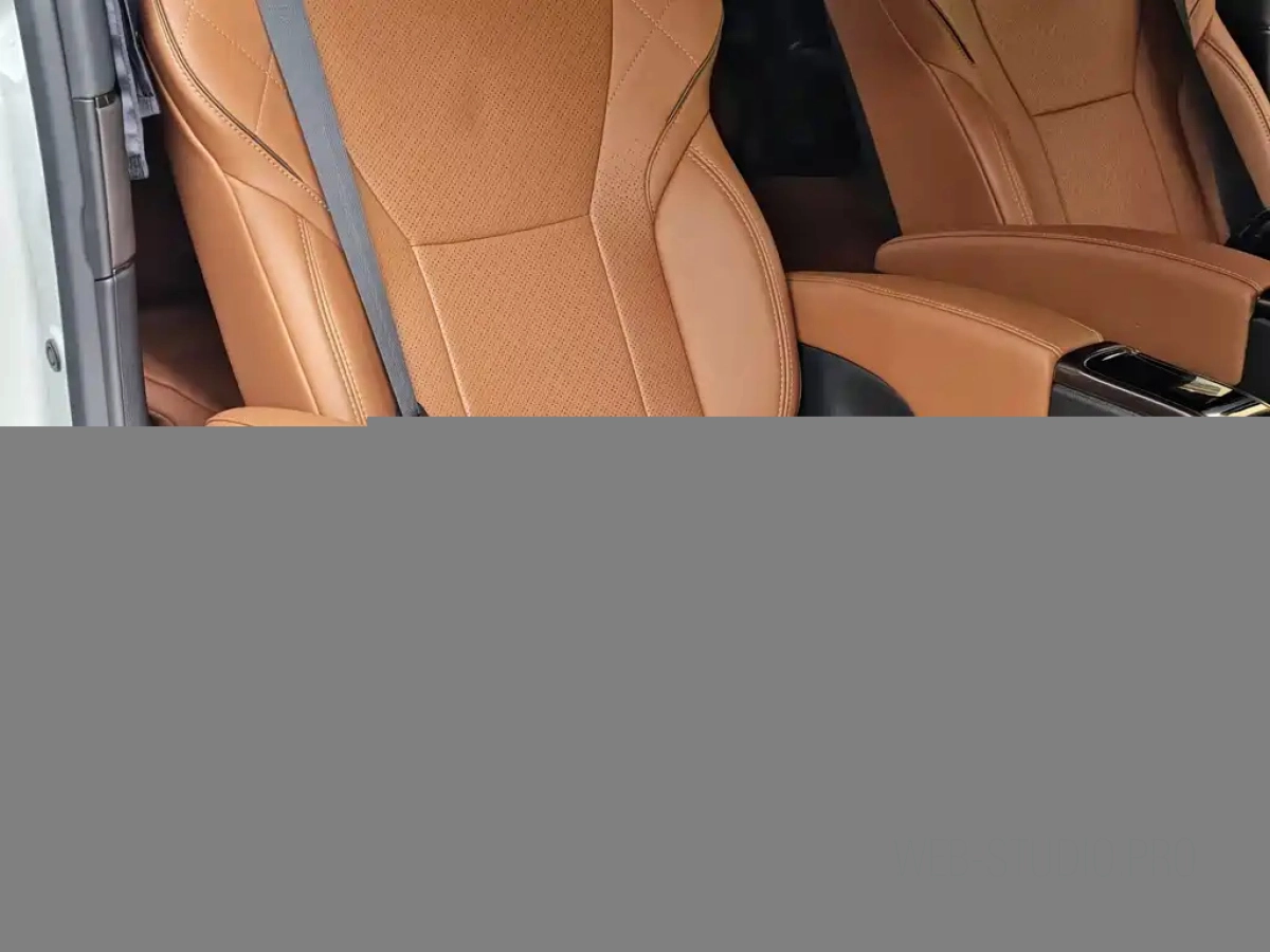 ASTON MARTIN V8 VANTAGE  2019