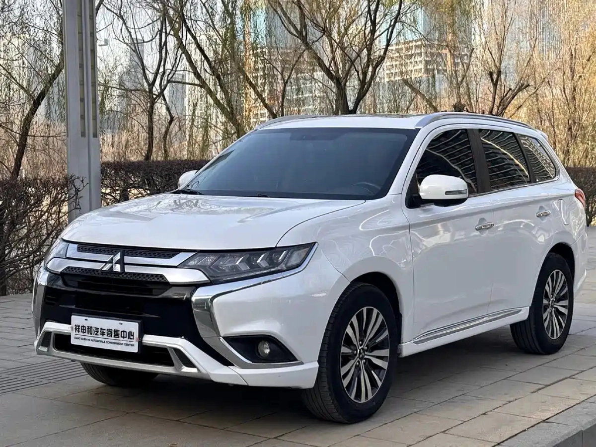 MITSUBISHI OUTLANDER  2023