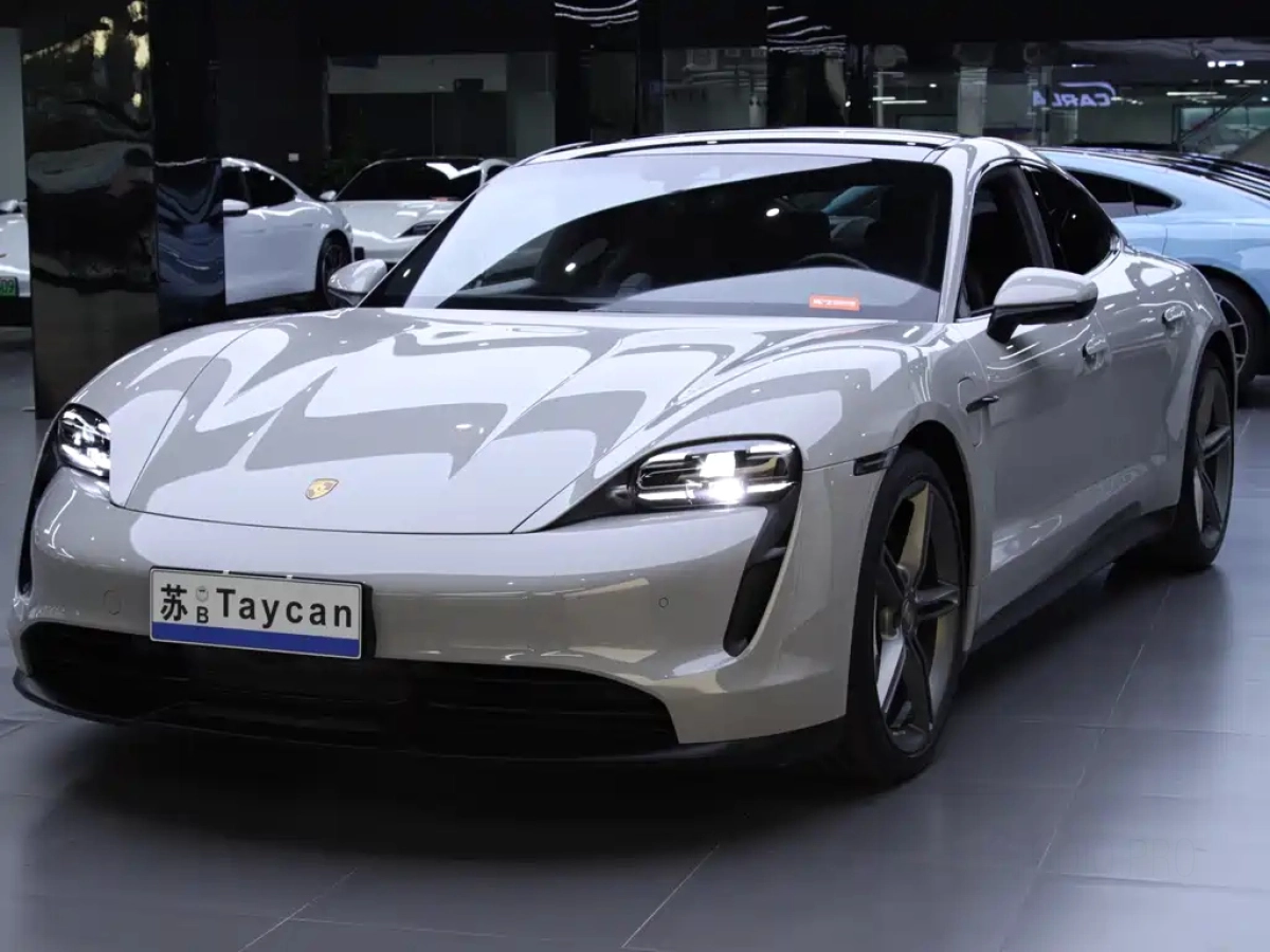 PORSCHE TAYCAN  2021