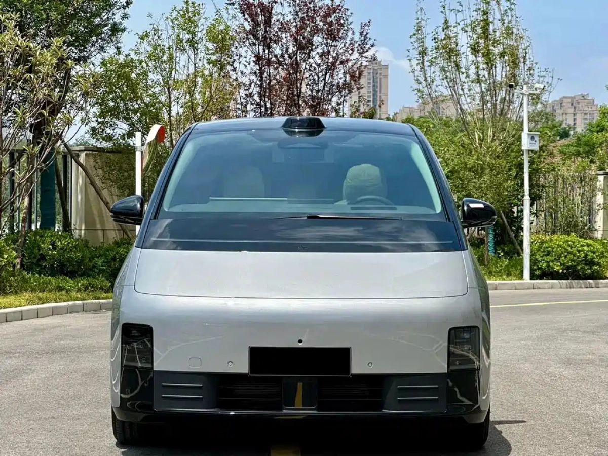 LI AUTO MEGA