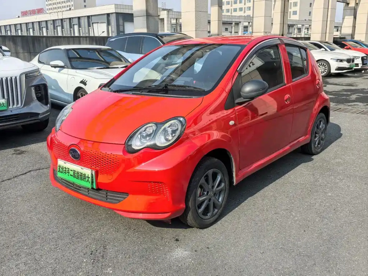 BYD E1