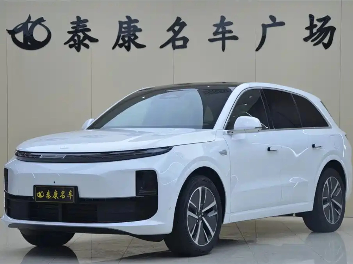 LI AUTO L6  2025