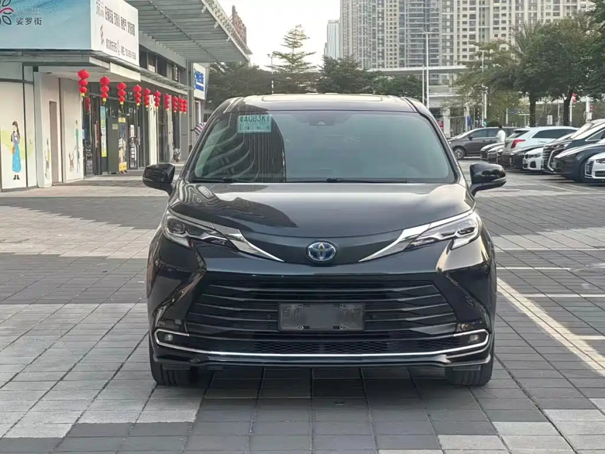 TOYOTA SIENNA