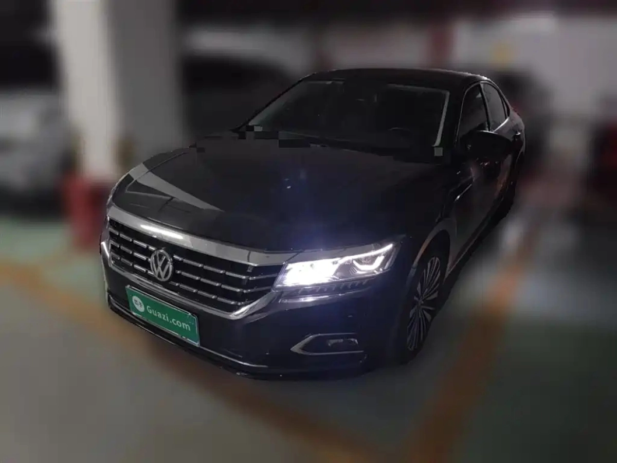 VOLKSWAGEN PASSAT  2019
