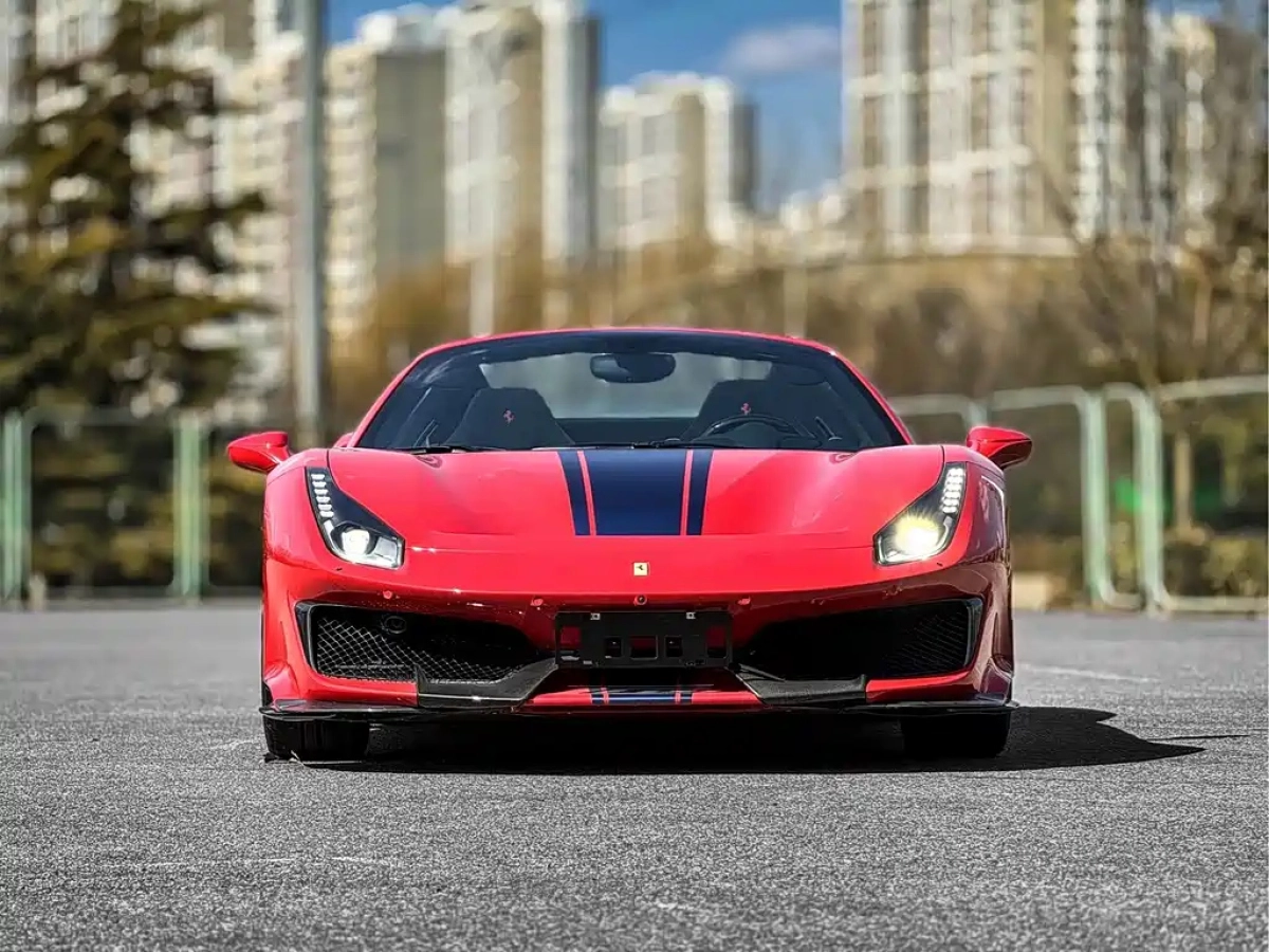 FERRARI 488
