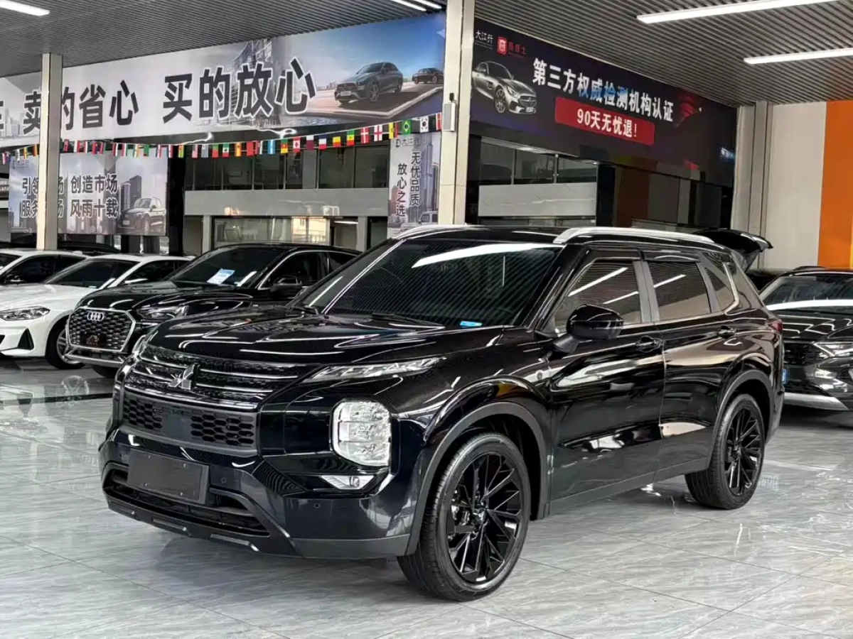 MITSUBISHI OUTLANDER  2023