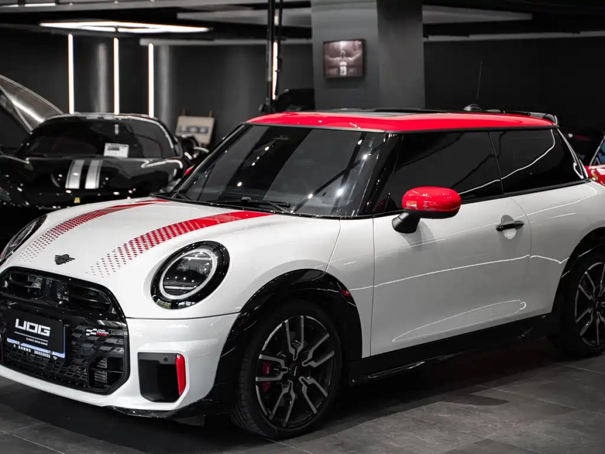 MINI JCW  2025