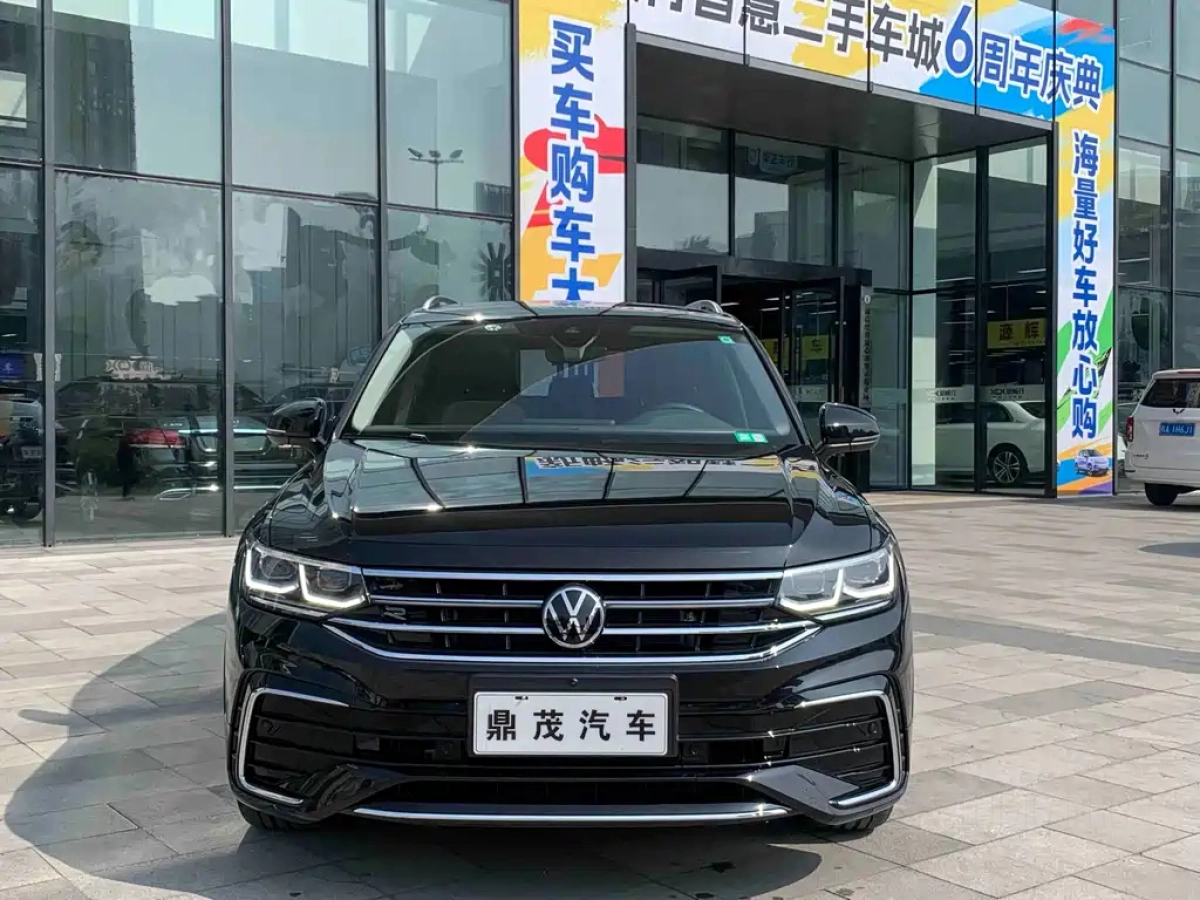 VOLKSWAGEN TIGUAN L