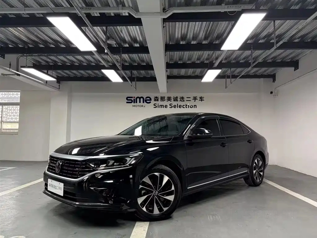 VOLKSWAGEN PASSAT  2023