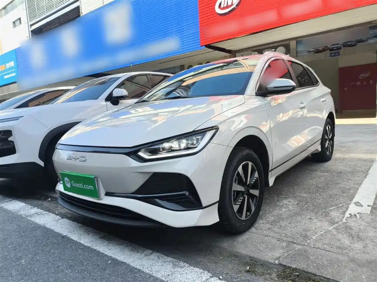 BYD E2