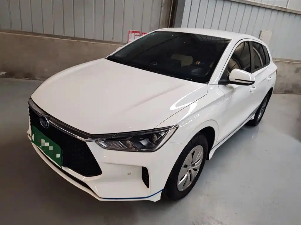 BYD E2