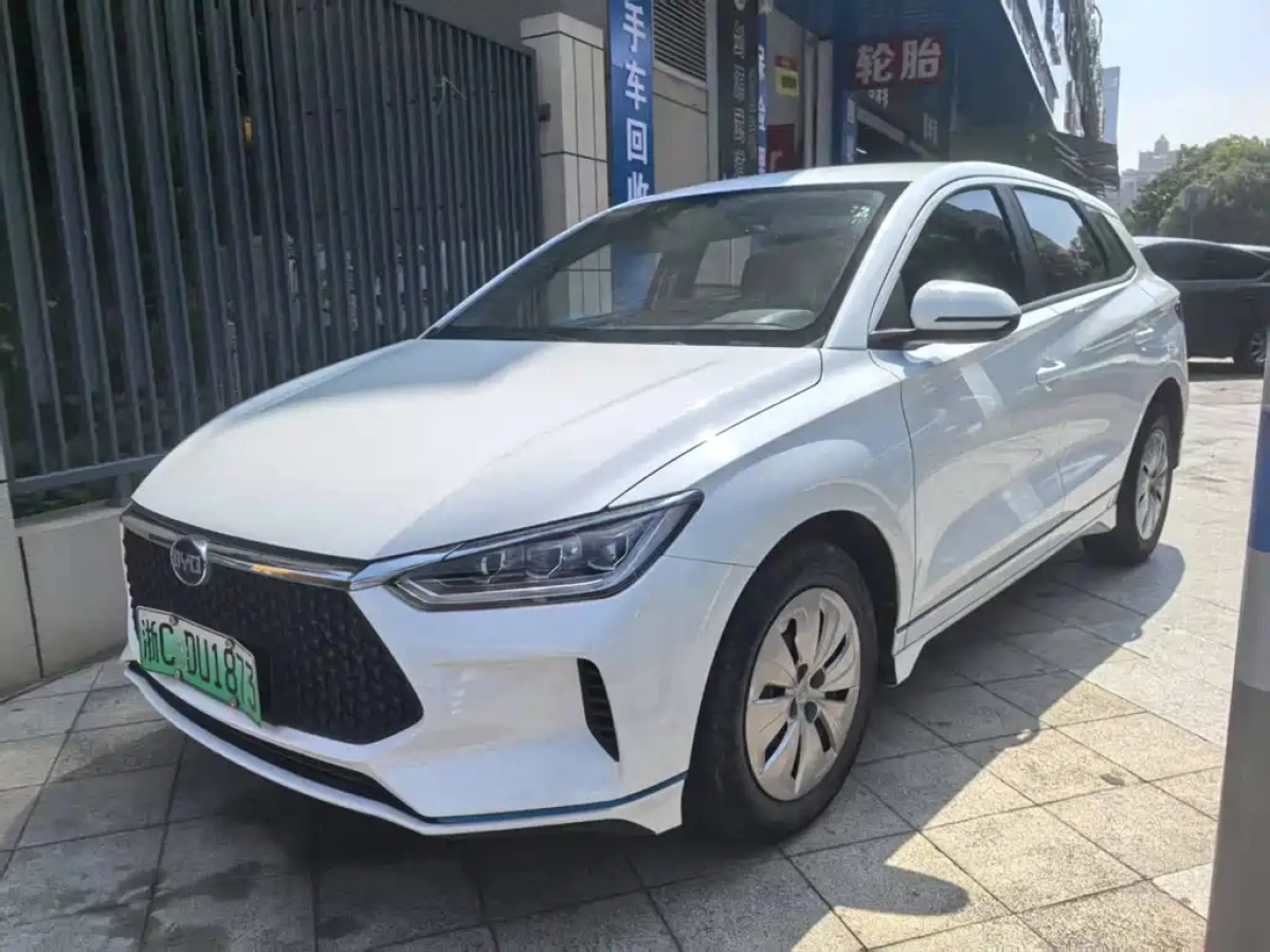 BYD E2