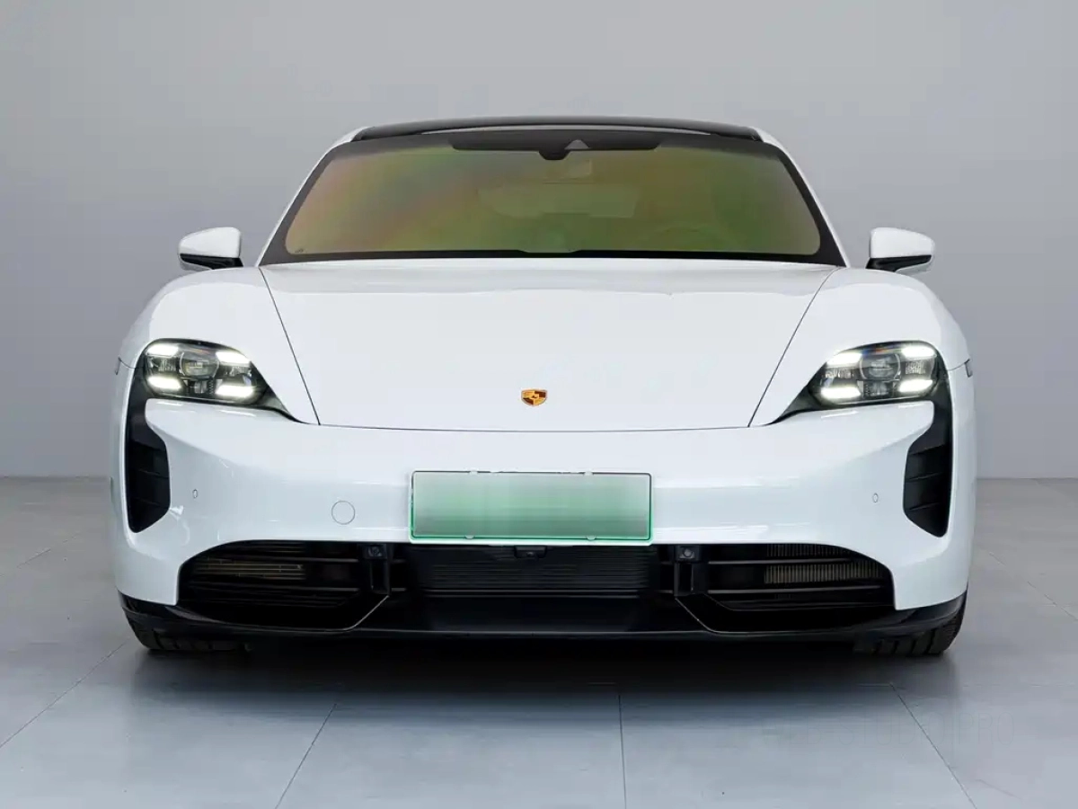 PORSCHE TAYCAN  2021