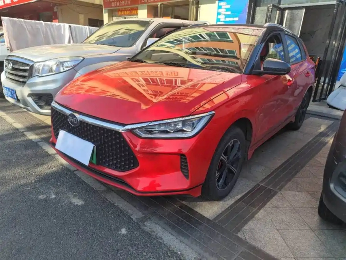 BYD E2
