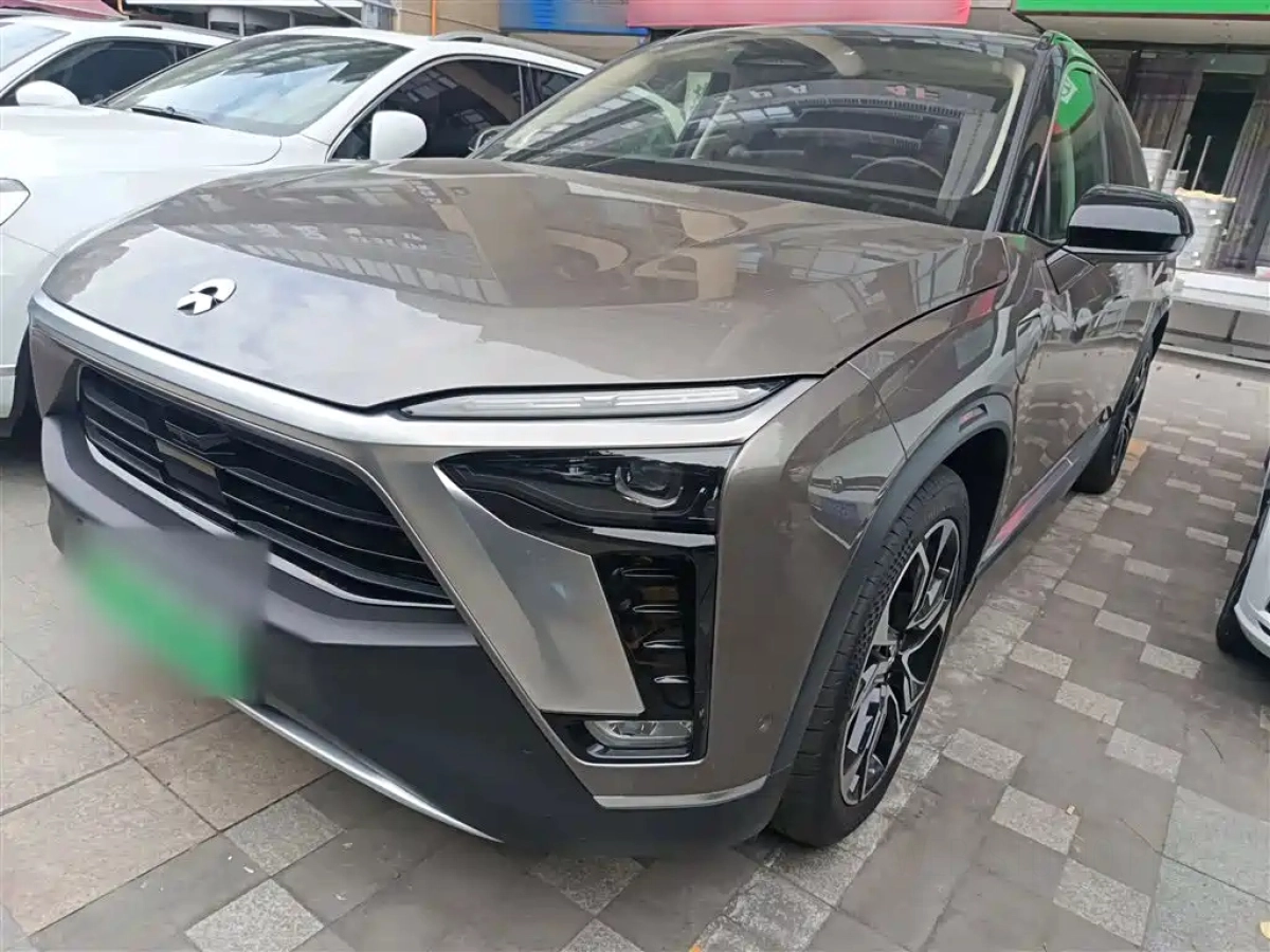 NIO ES8