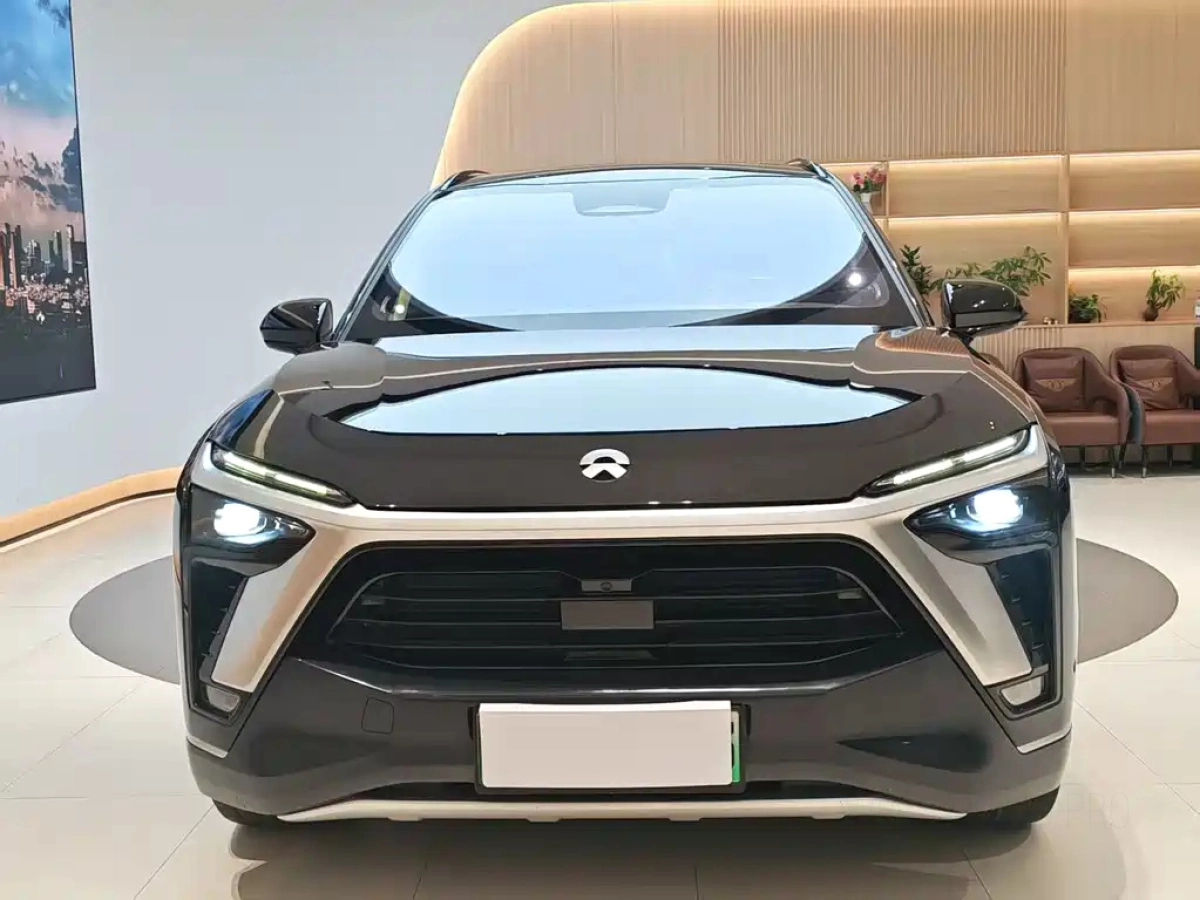NIO ES8