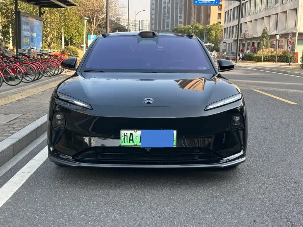 NIO ET5