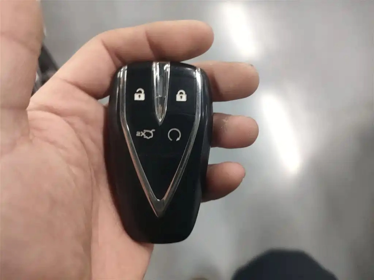 PORSCHE TAYCAN  2021