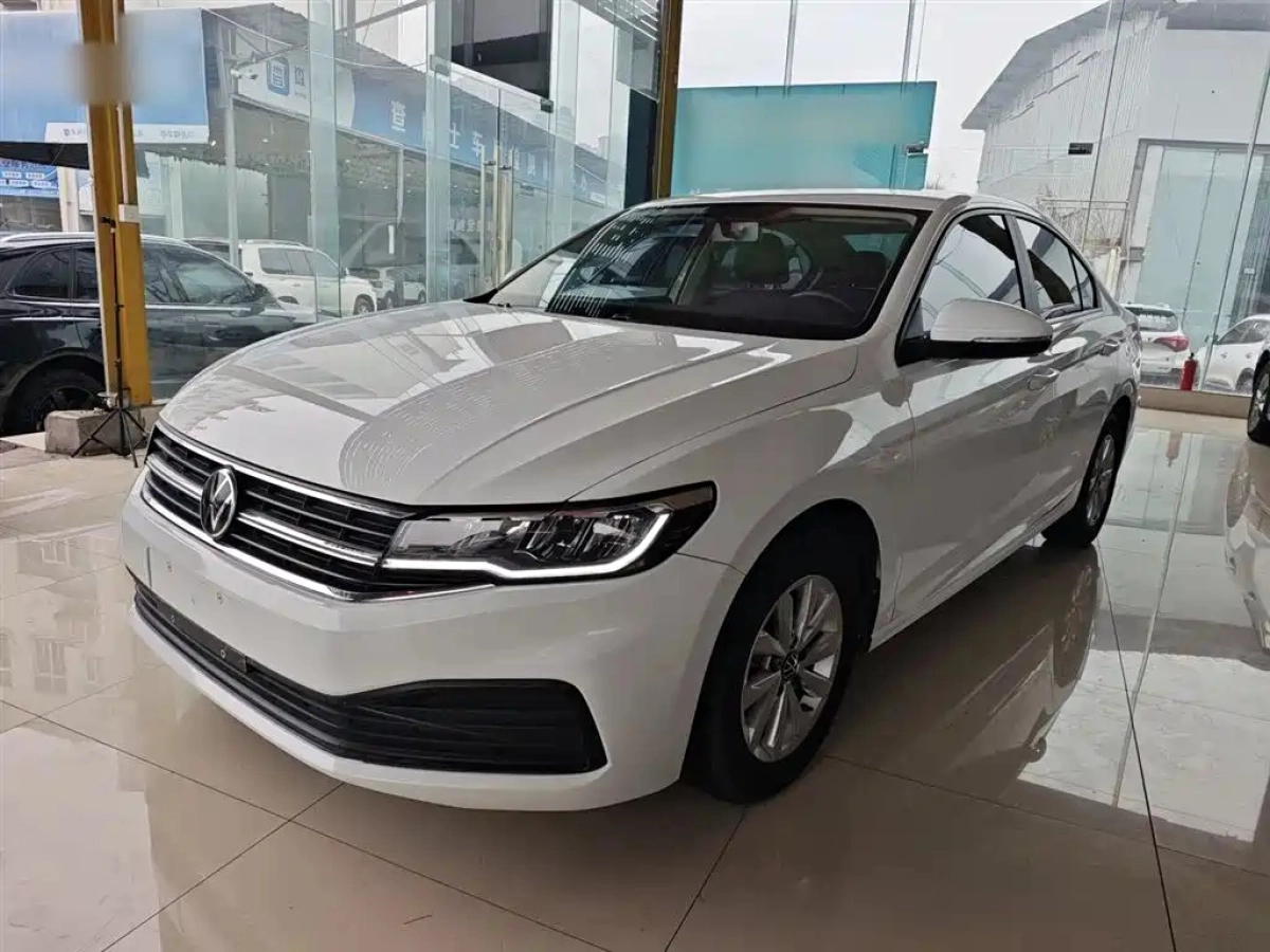 VOLKSWAGEN BORA  2021