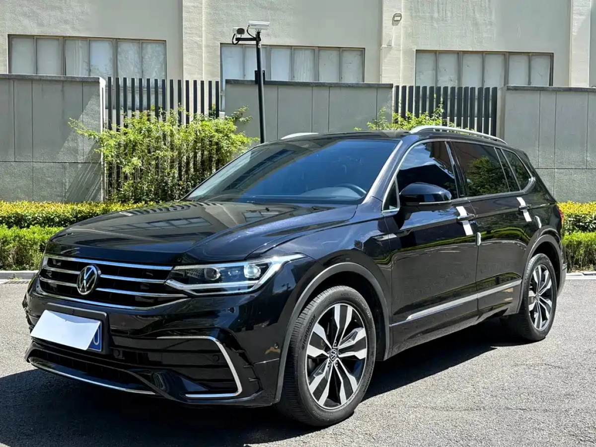 VOLKSWAGEN TIGUAN L  2021