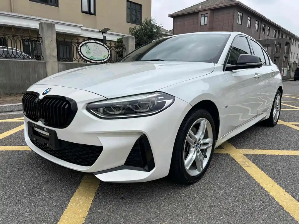 BMW 1-SERIES  2021