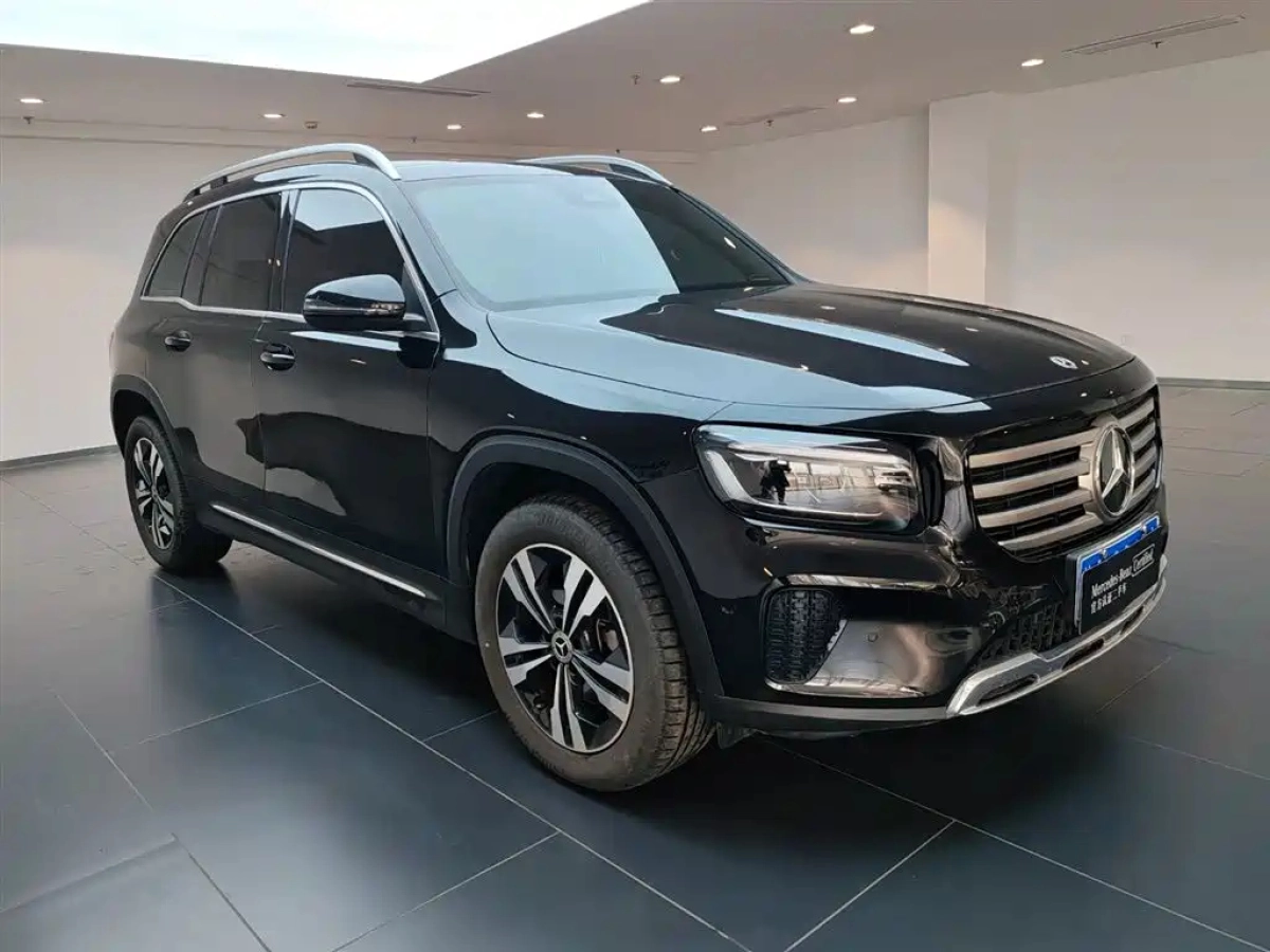MERCEDES-BENZ GLB