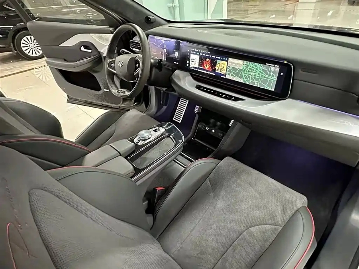 ARCFOX ALPHA S ARCFOX ALPHA S  2025