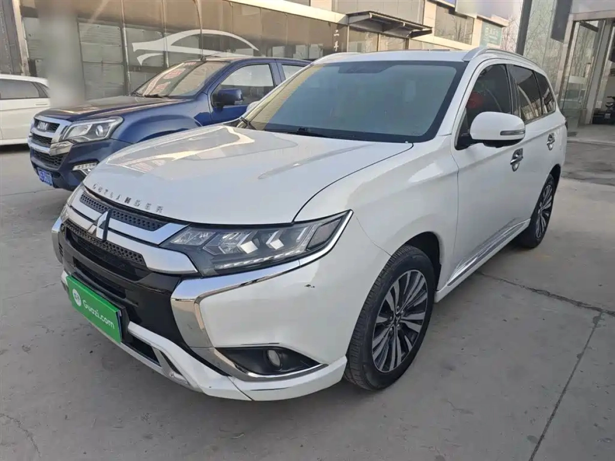 MITSUBISHI OUTLANDER  2021