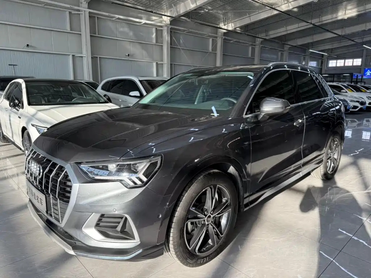 AUDI Q3  2022