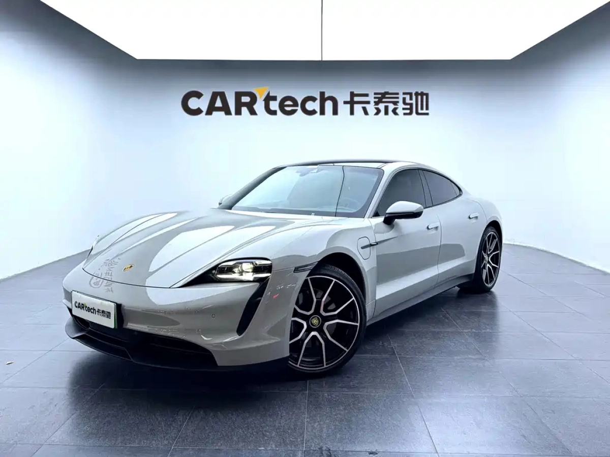 PORSCHE TAYCAN  2023