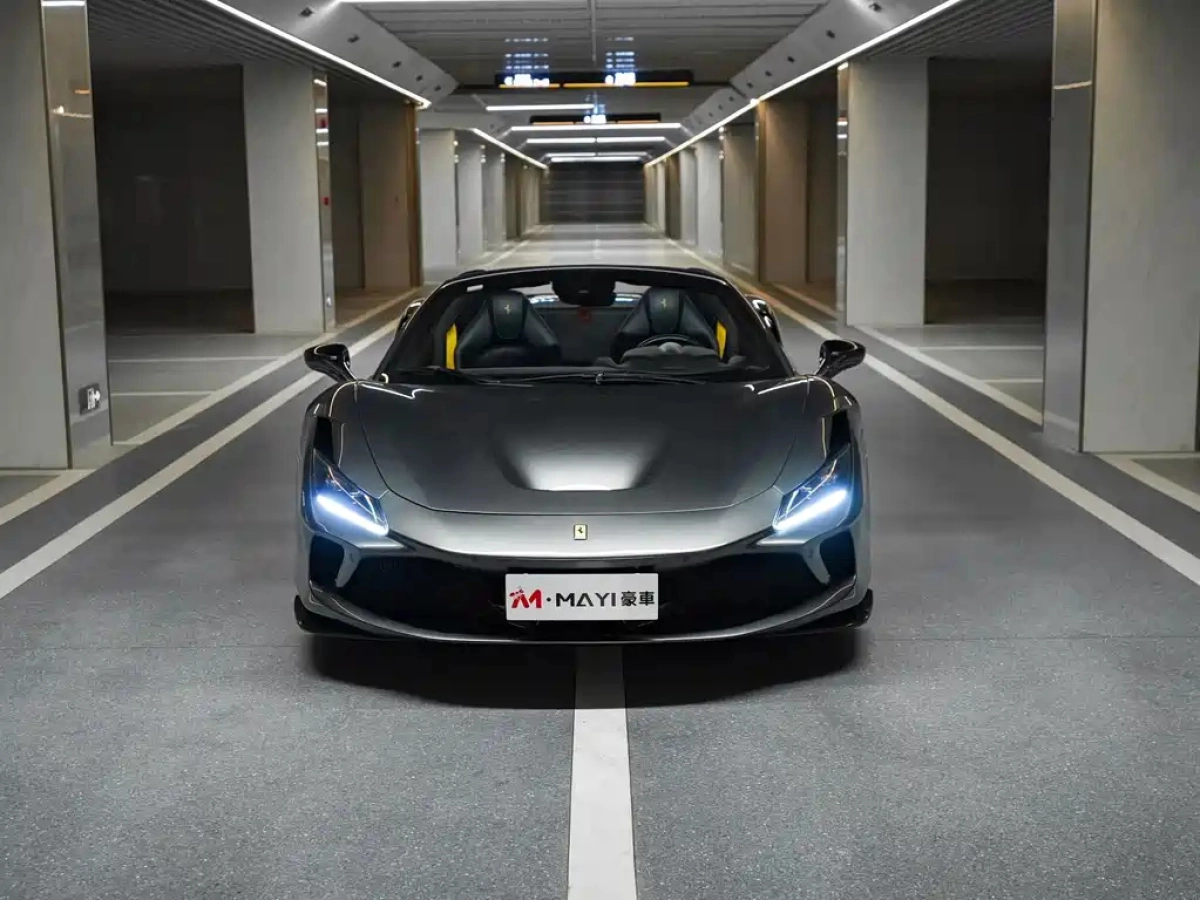 FERRARI F8