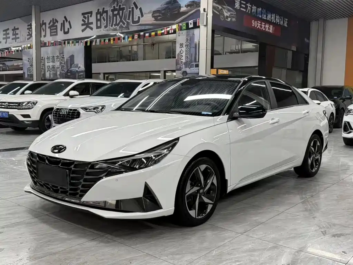 HYUNDAI ELANTRA