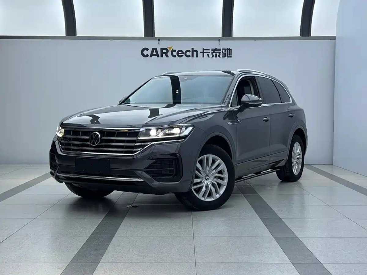 VOLKSWAGEN TOUAREG