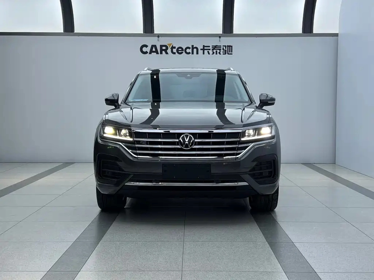 VOLKSWAGEN TOUAREG